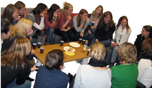 Tess vertelt over de effectiviteit van billenkoek als straf: afspraken maken, verantwoording afleggen en verdiend billenkoek krijgen werkt prima.