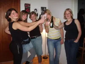 Je wil proosten op een leuk studentenleven en een goede balans vinden tussen studeren en ontspanning. Gelukkig heb je billen voor het geval dat je verkeerde prioriteiten stelt. 