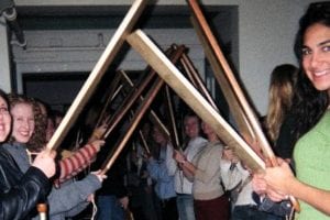 Sorority Big Sisters met de paddle