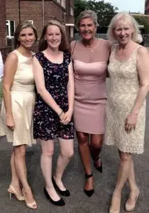 Veel (ex-)leden van sororities zijn van mening dat het voor meisjes van alle leeftijden goed is om een stevig pak op hun billen te krijgen als ze dat verdienen. Dat geldt zeker in een sorority maar ook daarna.