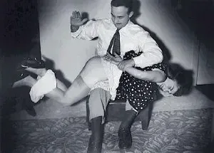 Billenkoek was, is en blijft de beste straf voor meiden en vrouwen. Billenkoek is misschien niet meer modieus, maar werkt nog steeds net zo effectief en krachtig zoals het vroeger deed.