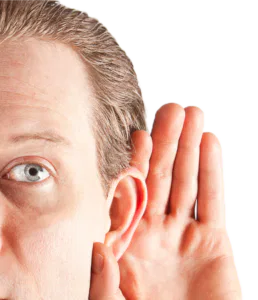 Mike luistert het gesprek af tussen Wilma en de kapelaan.