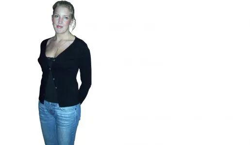 Een bedachtzaam maar tevreden meisje.