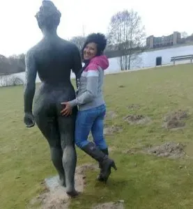 Billenkoek is helemaal niet ouderwets en achterhaald. Billenkoek is juist tijdloos, helemaal van deze tijd en nog steeds uitermate effectief.