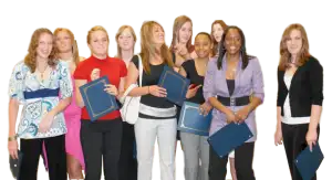Er zijn voorbeelden van High Schools waar juist in de examenklas studenten strenger aangepakt worden en stevig straf op hun billen krijgen als dat nodig is. Dit blijkt zich te vertalen in betere examenresultaten.