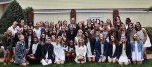 Sororities behoren tot de belangrijkste voorbeelden van billenkoek bij volwassen meiden die daar zelf vrijwillig voor kiezen. Ook bij de sororities die de nieuwe leden van te voren duidelijk maakten dat het traditie was dat studentes bij de ontgroening en voor straf serieus met de paddle op hun billen kregen, waren er altijd meer aanvragen dan er geplaatst konden worden.